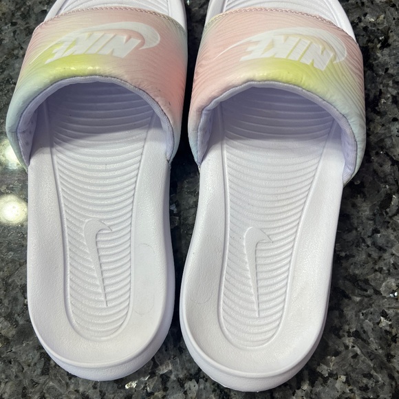 Nike Women Victori One Slide Print Pure Violet/White - Picture 3 of 5